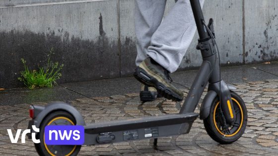 Slechtziende twintiger beboet nadat hij in Waregem wordt betrapt op step die meer dan 100 km/u kan