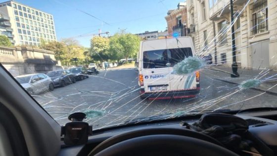 Betogers bekogelen politie in Brussel met stenen en flessen (Binnenland)