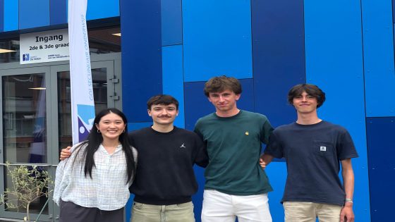 Charlot (18) uit Noorderwijk verloor voet door sepsis en krijgt nu elektrische fiets na inzamelactie van klasgenoten