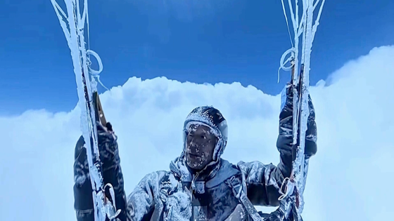 Chinese Paraglider Reaches Near-Record Heights, Over 28,000 Feet, by Accident