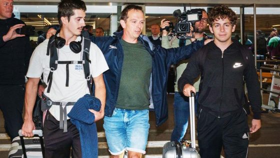 Een zak cash geld en wegwezen uit Kenia: veroordeelde mierensmokkelaars uit Mol zijn weer thuis - HBVL