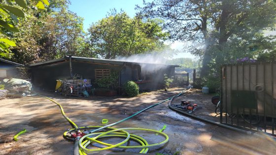 Huis volledig verwoest na brand in tuinhuisje