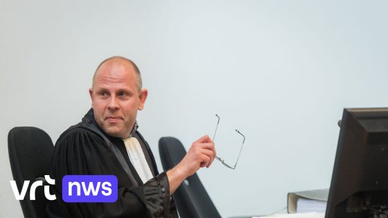 Geschorste magistraat Peter Van Calster opnieuw aan de slag na ruim 8 jaar afwezigheid