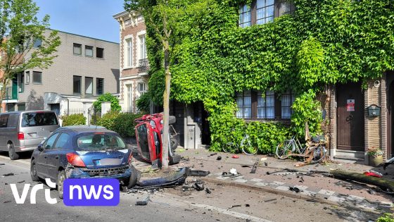 Bestuurder richt ravage aan in Hoboken: 8 auto's, huis en boom beschadigd