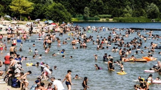 Brandweer houdt zoekactie in recreatiedomein De Nekker door hoopje kleren naast water: “Niemand aangetroffen” (Mechelen)