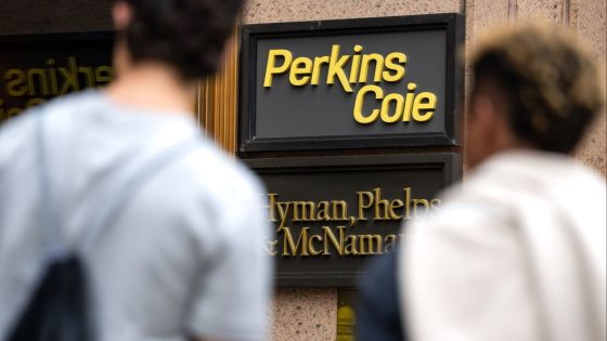 Law firms face backlash over deals with Trump as judge blocks Perkins Coie order - Financial Times