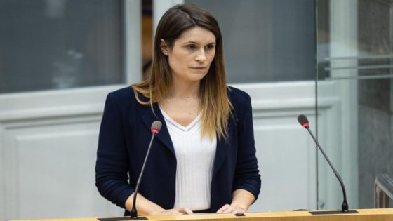 Maaike De Vreese (N-VA) wil alcohol in federaal parlement behouden: “Deel van onze cultuur”