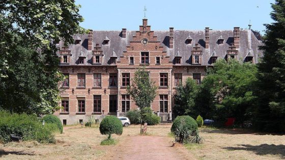 Omvangrijk drugsonderzoek leidt naar groot kasteeldomein in Viersel