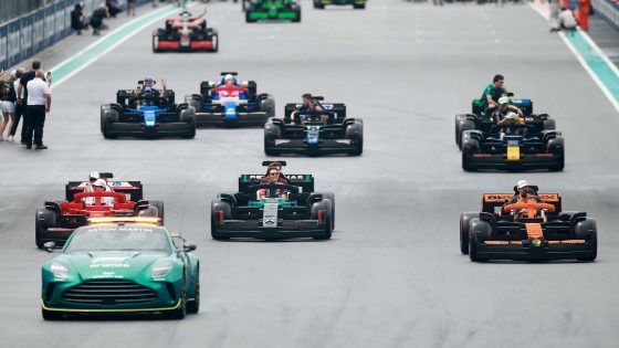 Driveable LEGO big builds welcomed to Miami drivers’ parade