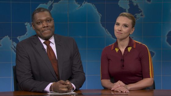 Michael Che and Scarlett Johansson on 'SNL.'