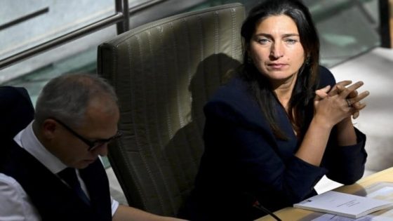 Minister Demir trekt loongrenzen voor jobbonus op “zodat niemand opeens uit de boot valt”