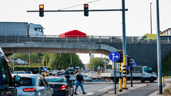 Motorrijder verkeert in levensgevaar na ernstig verkeersongeval op R6 in Mechelen