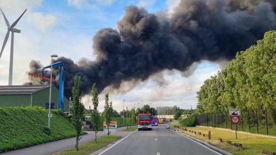 Meer dan 500 ton pmd-afval gaat in vlammen op bij Indaver in Willebroek