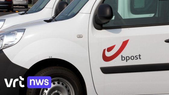 Politie rijdt gestolen bestelwagen van Bpost klem na korte achtervolging in Antwerpen