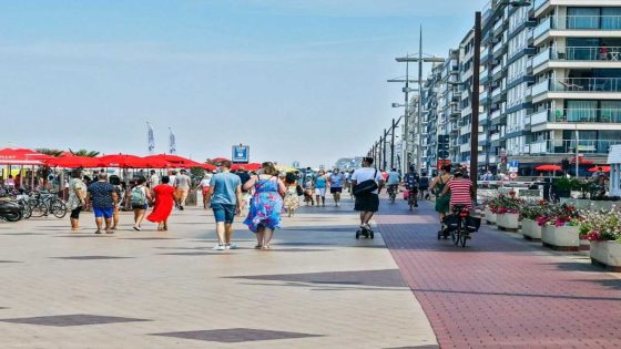 Populaire kustgemeente waarschuwt bezoekers: Boete tot 500 euro