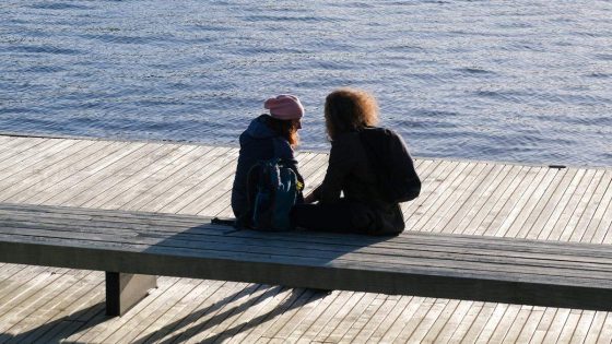 Aantal zelfdodingen in Vlaanderen nog nooit zo laag, maar onder jonge vrouwen neemt het toe: “Somber toekomstbeeld hakt er zwaar in” - De Standaard