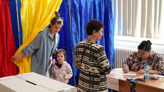 Huge turnout in Romania’s cliffhanger election - Financial Times