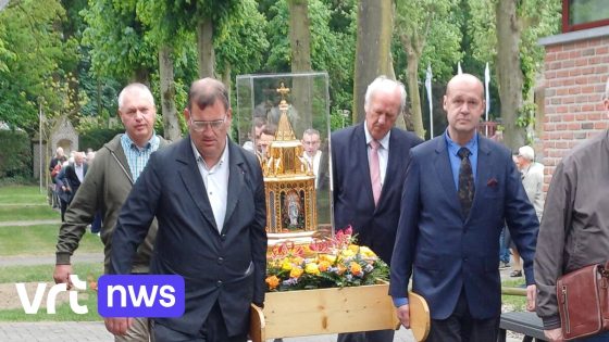 Reliek van Bernadette Soubirous aangekomen in basiliek Dadizele
