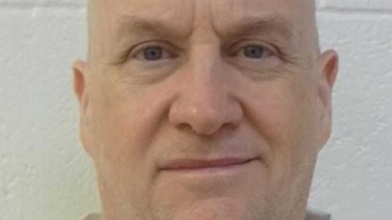 Former police chief, serving murder sentence, escapes from prison