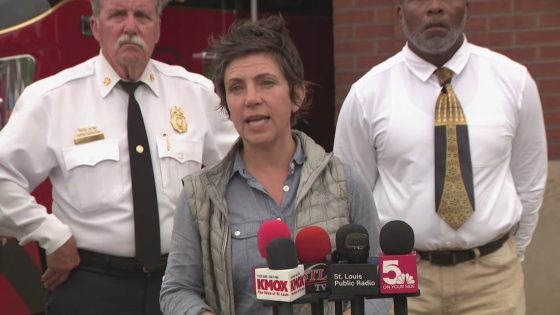 St. Louis tornado sirens failed due to 'human failure," Mayor Spencer says