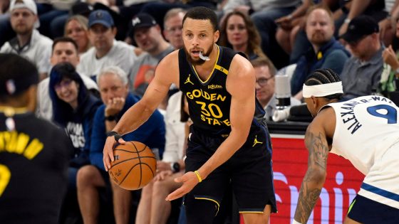 Stephen Curry leaves Warriors’ opener with strained hamstring, putting series in question