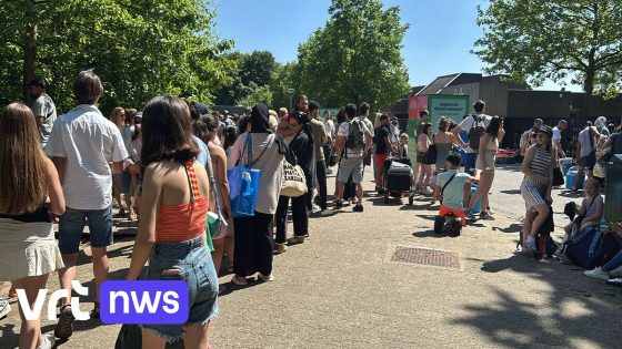 Zon en verlengd weekend lokken veel volk naar Blaarmeersen in Gent: "Alle tickets voor niet-Gentenaars waren al voor 10 uur weg"