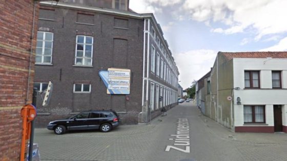 Meisje (17) loopt zware hoofdwonde op na val met step: “Haar toestand is zeer ernstig” (Eeklo)