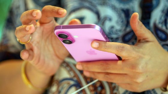 Donald Trump lashes out at Apple over plan to ship US iPhones from India - Financial Times