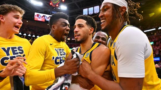 Tyrese Haliburton hits game-winning three to stun Cavs, Warriors win Game 1 vs. T-Wolves but lose Steph Curry to injury