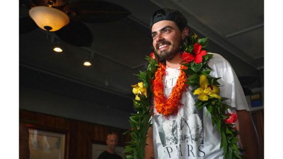 Man who went viral for quitting job, sailing with cat arrives safely in Hawaii