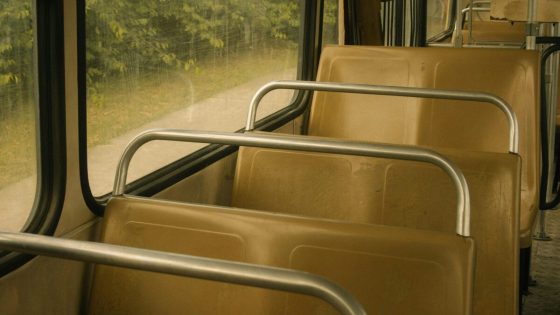 Vlamertinge / Deerlijk: Schoolbus met 52 kinderen op…