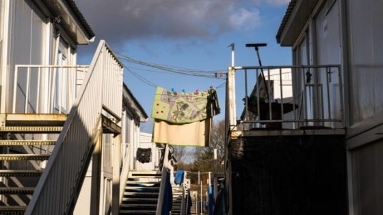 Kwetsbaar Oekraïens gezin voorlopig niet uit Antwerps nooddorp gezet (Antwerpen)