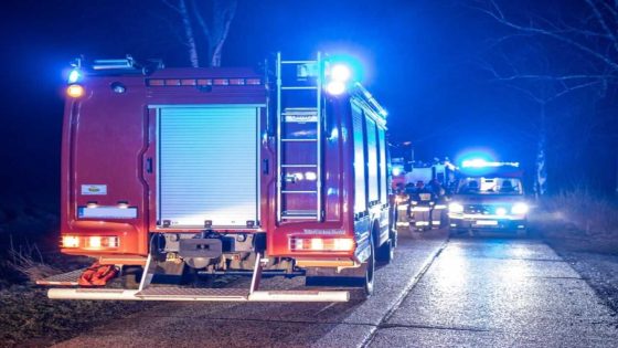 Arbeiders ontsnappen aan groot drama wanneer hun bestelwagen tijdens rit naar werf ineens in vlammen opgaat