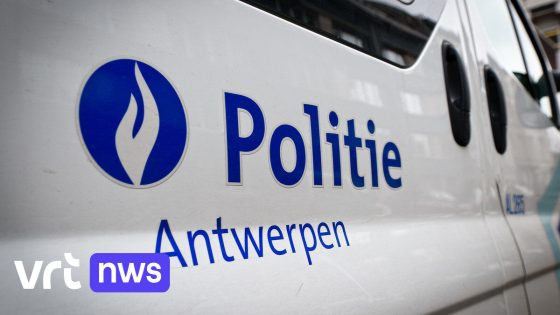19-jarige zwaargewond bij steekpartij aan Spectrumschool in Deurne: dader (20) gearresteerd - VRT