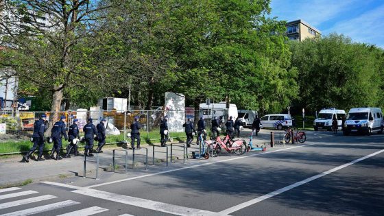 900 agenten voor 271 leegstaande appartementen in Peterbos: Brussel gaat nog meer massale politieacties tegemoet