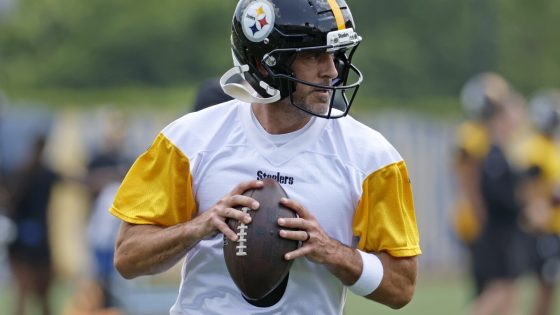 Yes, Aaron Rodgers is married