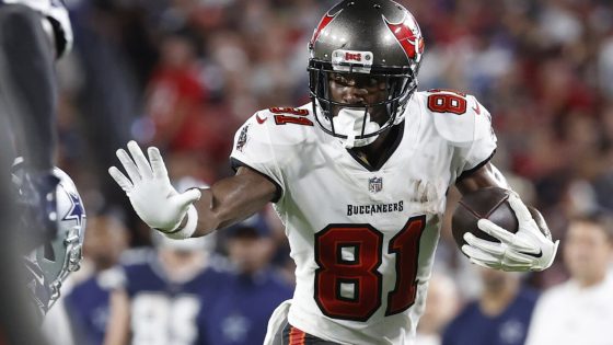 With attempted murder warrant still pending, Antonio Brown has apparently left the country