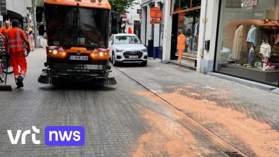 Veegmachine van stad Antwerpen veroorzaakt groot oliespoor in buurt van Groenplaats: straten opnieuw vrijgegeven