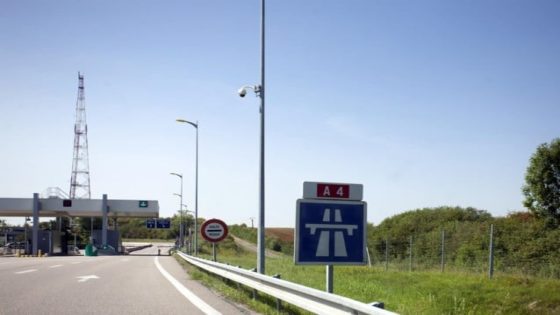 Belg (86) rijdt 70 kilometer lang in de verkeerde richting op Franse snelweg: “Een wonder dat er geen ongelukken gebeurd zijn”