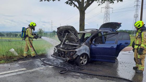 Gezin met baby en kleuter ontsnapt aan autobrand in Bilzen met hulp van achterligger: “We zagen opeens vlammen”