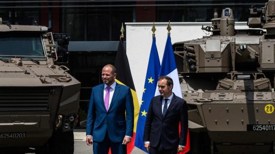 Fransen beloven Francken betere return voor aankoop legervoertuigen - De Standaard