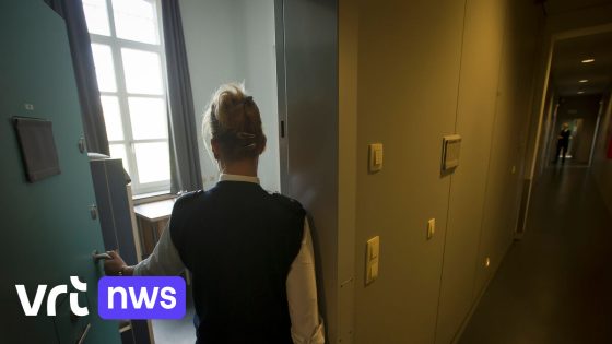 Gevangeniswezen onderzoekt filmpjes op TikTok van gedetineerden die kledij van cipiers dragen