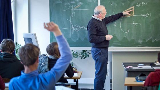 Leerlingen scoren opnieuw ondermaats op Vlaamse toetsen: weinig toppresteerders en vooral problemen met wiskunde