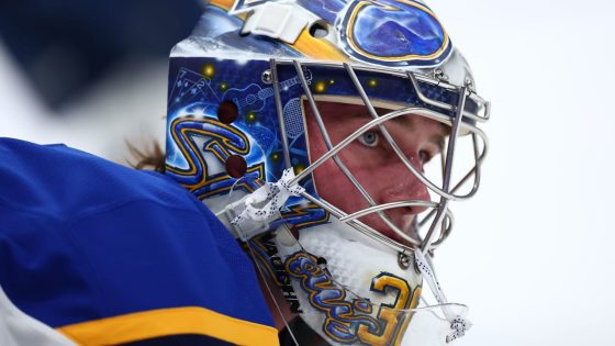 Blues sign Hofer to 2-year extension