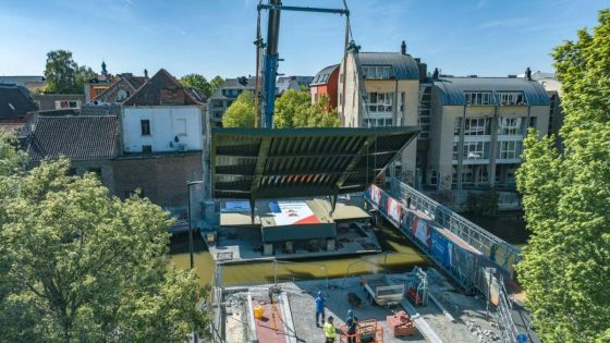 Vrijdag een feestje, zaterdag weer verkeer: drukke brug in Gent kan na half jaar werken weer open