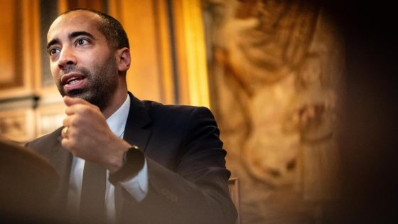 CD&V-voorzitter Mahdi lijkt exit De Crem voor te bereiden: “Hij leek bijna fier op discriminatie”