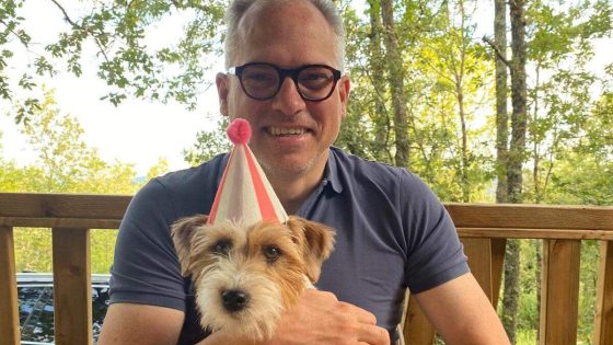 Met een hond op campagne, het is een hondenstiel, weet Matthias Diependaele
