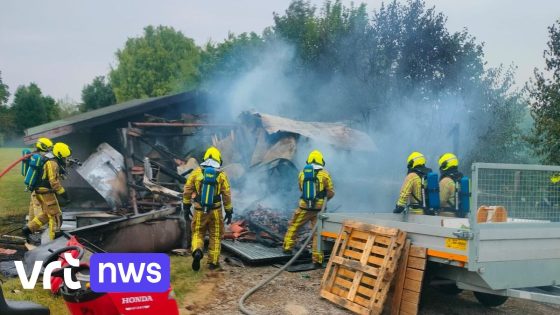 Brandweer kan gasflessen net op tijd uit brandende garage
halen in Dilbeek 