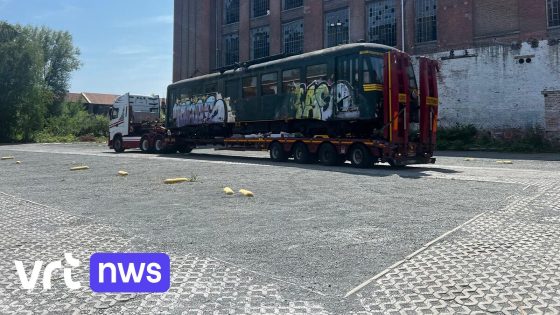 Historische trein krijgt nieuw leven als jeugdhuis in Gent
