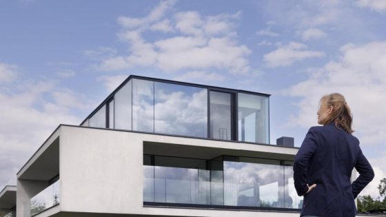 De kangoeroewoning van de familie Blancquaert in Oosterzele: “Met je ouders samenwonen, dat valt nog te begrijpen. Maar met je schoonouders?”